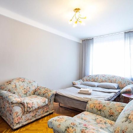 קייב Apartment Near Metro Pecherskaya מראה חיצוני תמונה