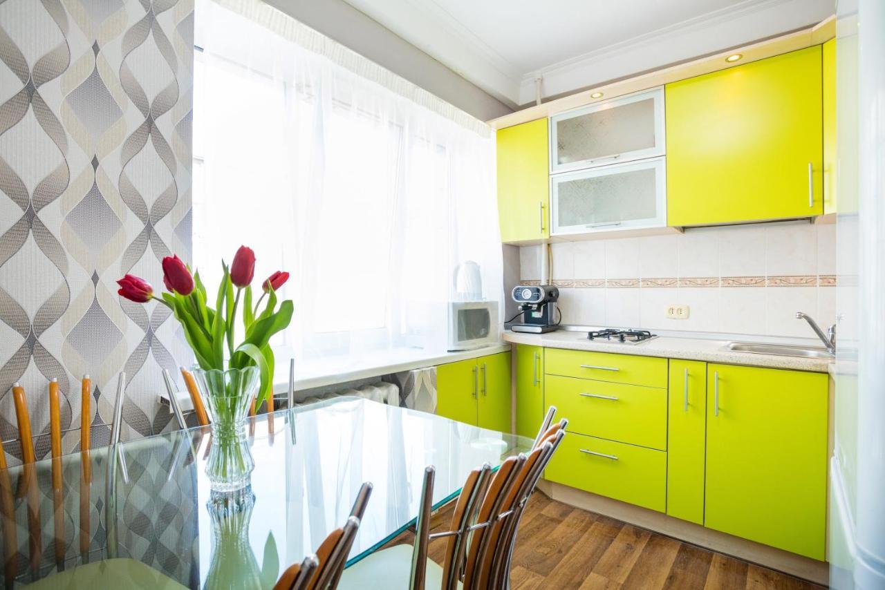 קייב Apartment Near Metro Pecherskaya מראה חיצוני תמונה