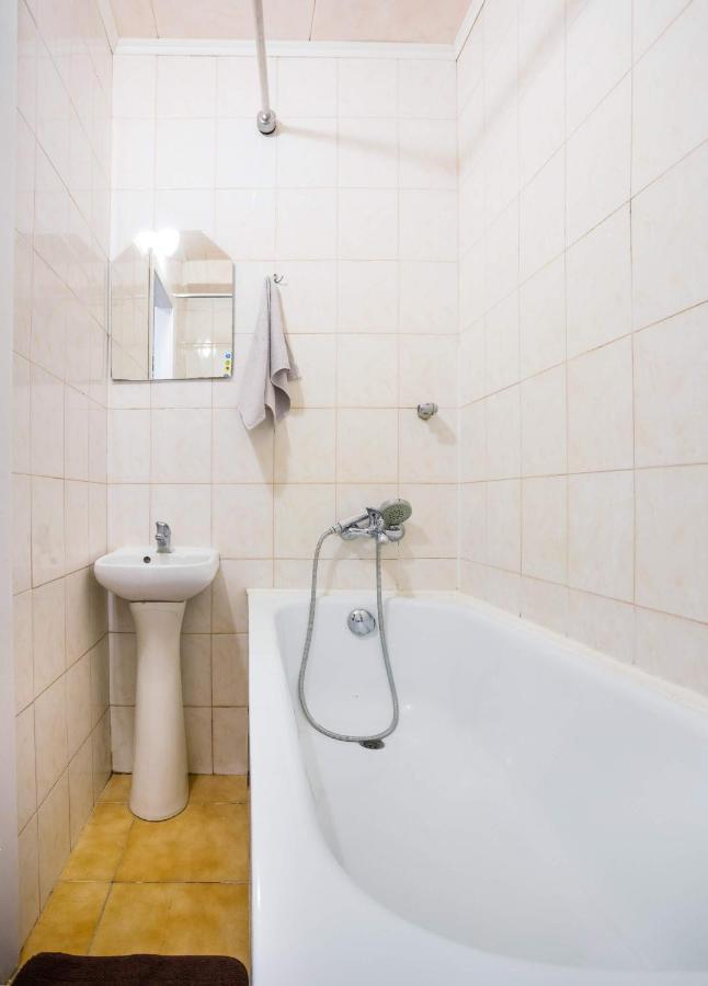 קייב Apartment Near Metro Pecherskaya מראה חיצוני תמונה