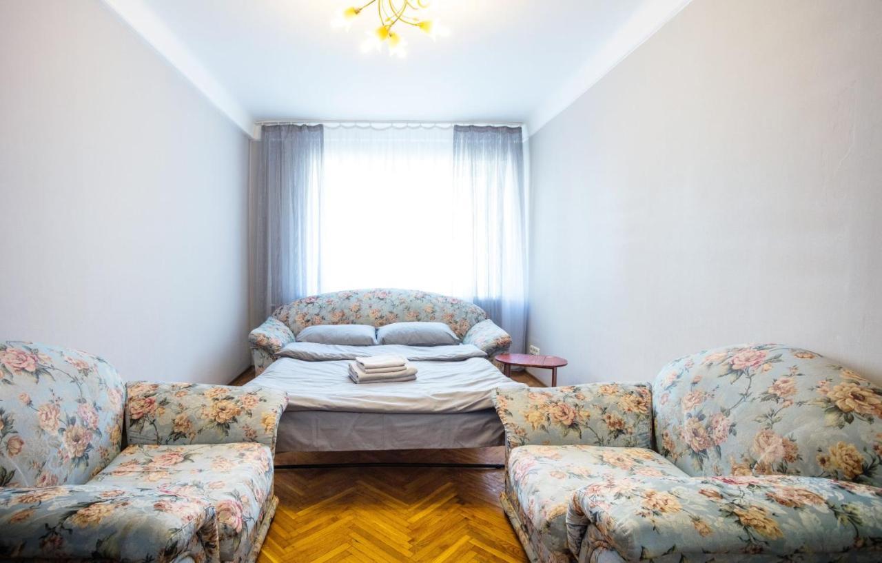 קייב Apartment Near Metro Pecherskaya מראה חיצוני תמונה
