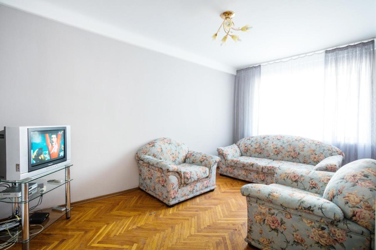 קייב Apartment Near Metro Pecherskaya מראה חיצוני תמונה