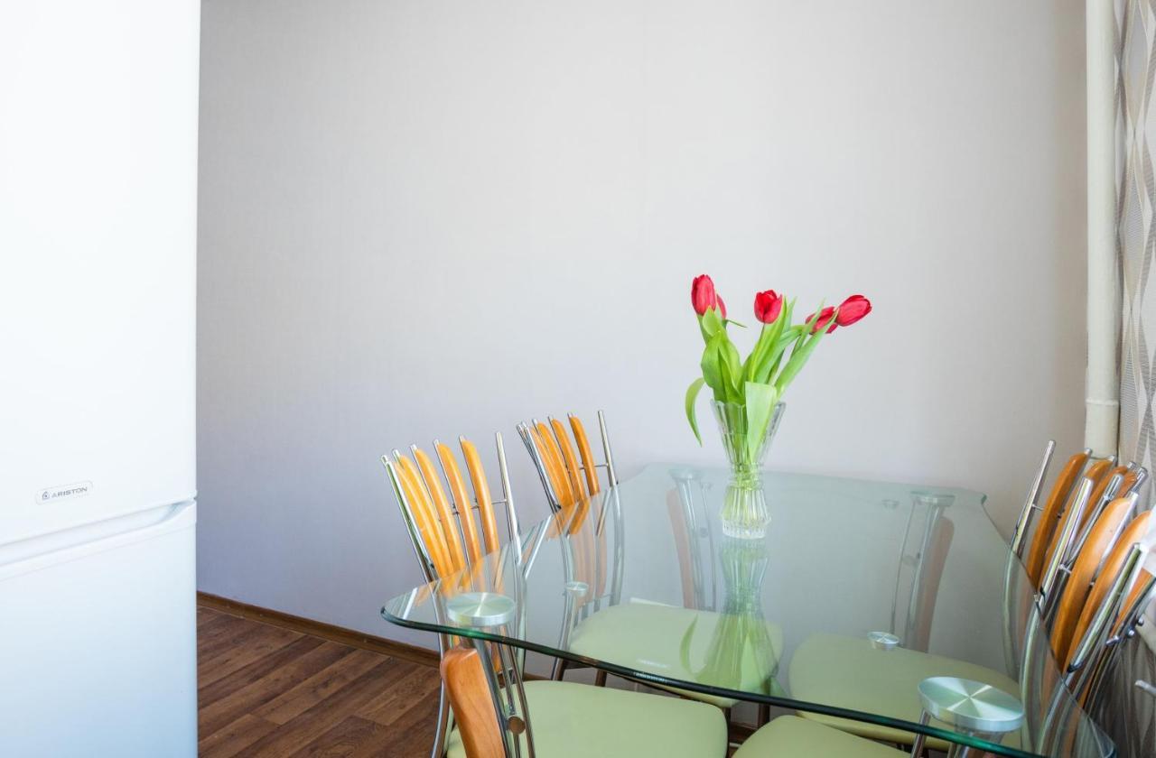 קייב Apartment Near Metro Pecherskaya מראה חיצוני תמונה
